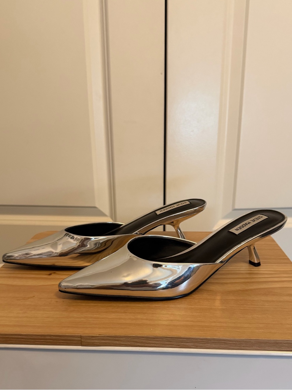 Steve Madden Metallic Silver Pointed Toe Kitten Heel Mules Size 11